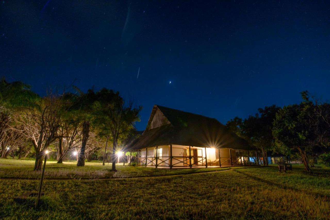 Amani Beach Resort Kutani Kültér fotó
